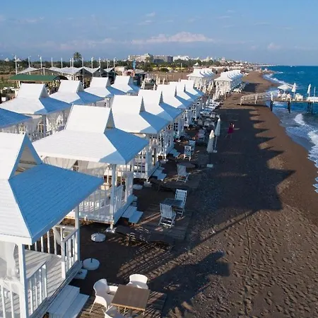 Dionisus Lara Hotel