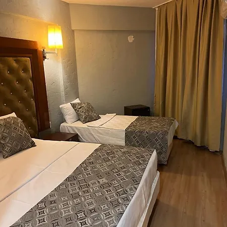 Hotel Dionisus Lara