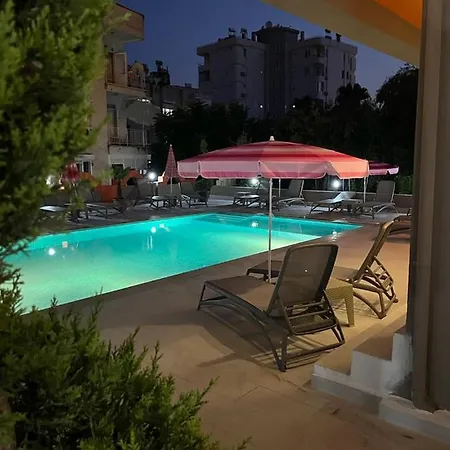 Dionisus Lara Hotel