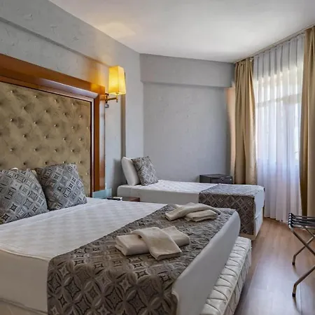 Hotel Dionisus Lara