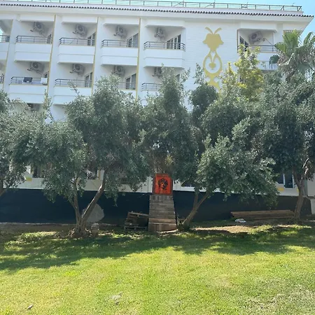 Hotel Dionisus Lara