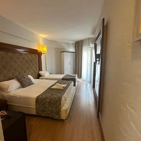 Hotel Dionisus Lara
