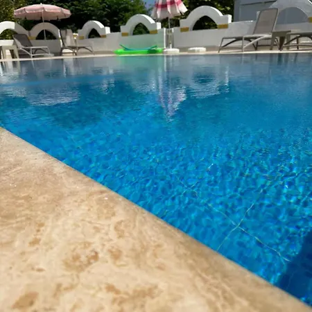 Hotel Dionisus Lara